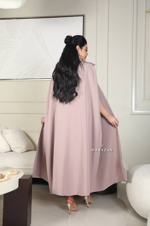جلابية انيقة بتصميم ناعم للمناسبات