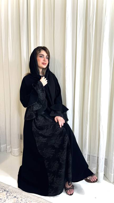 عباية انيقه بتدخيلة دانتيل مشجر للمناسبات