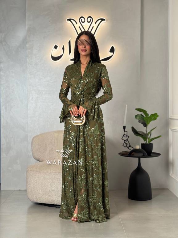 فستان سهرة فاخر مزين بالدانتيل الناعم