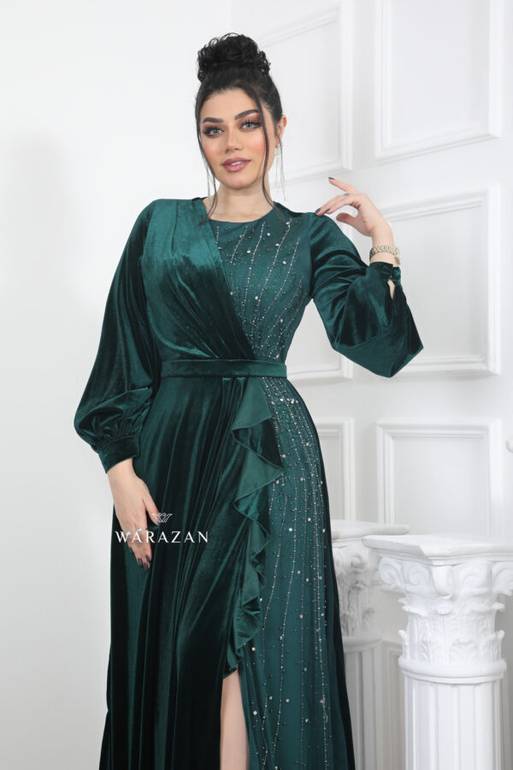 فستان سهرة شتوي مخمل راقي بتطريز
