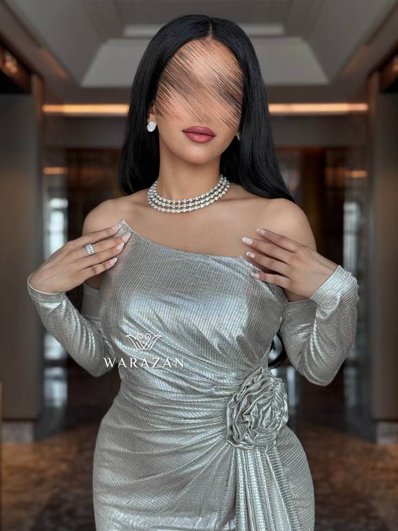 فستان سهرة ماسك بتخيلة ورده من الخصر
