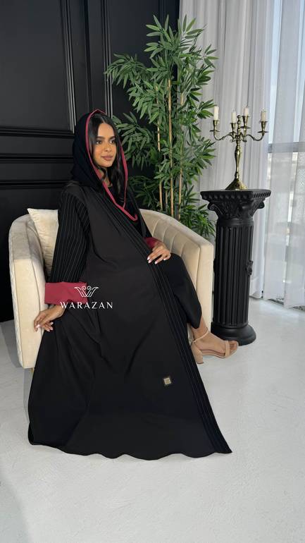  عباية مقلم اسود بتدخيلة لون نود 