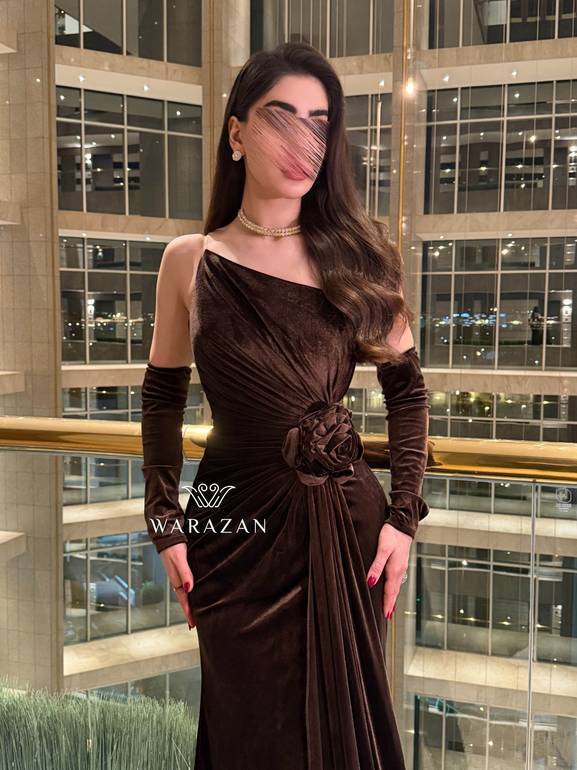 فستان مخمل ناعم بأكمام 