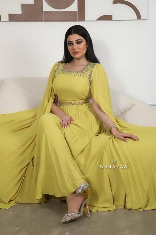 فستان سهرة ناعم بليسيه تطريز