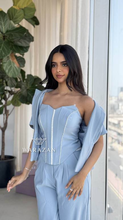 طقم انيق ومميز اربعة قطع 