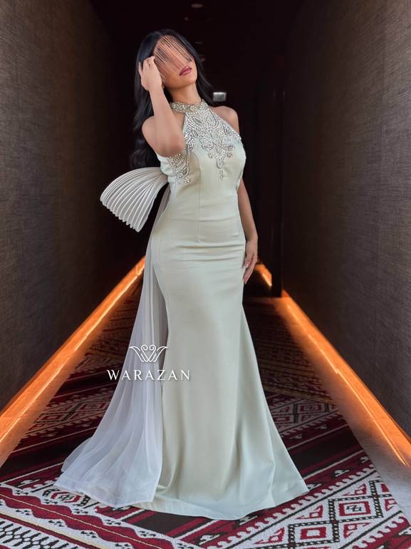 فساتين سهرة راقية مطرزة مع ذيل بيليسيه 