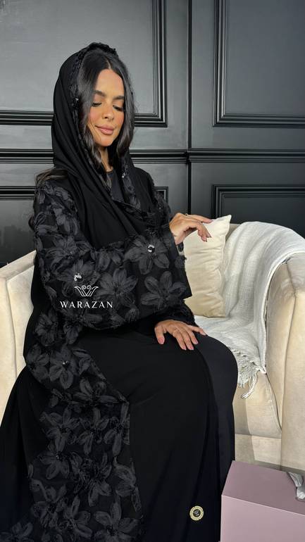 عباية انيقة بتدخيلة ورود 
