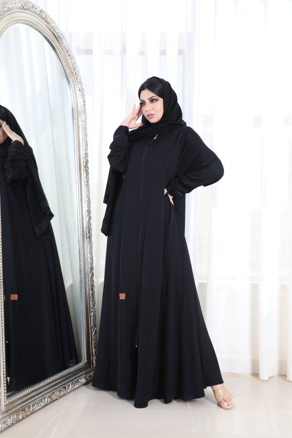 عباية رسمية ناعمة بفتحة أمامية كاملة مع سحاب 