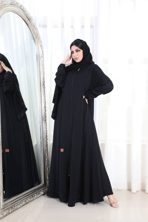 عباية رسمية ناعمة بفتحة أمامية كاملة مع سحاب 
