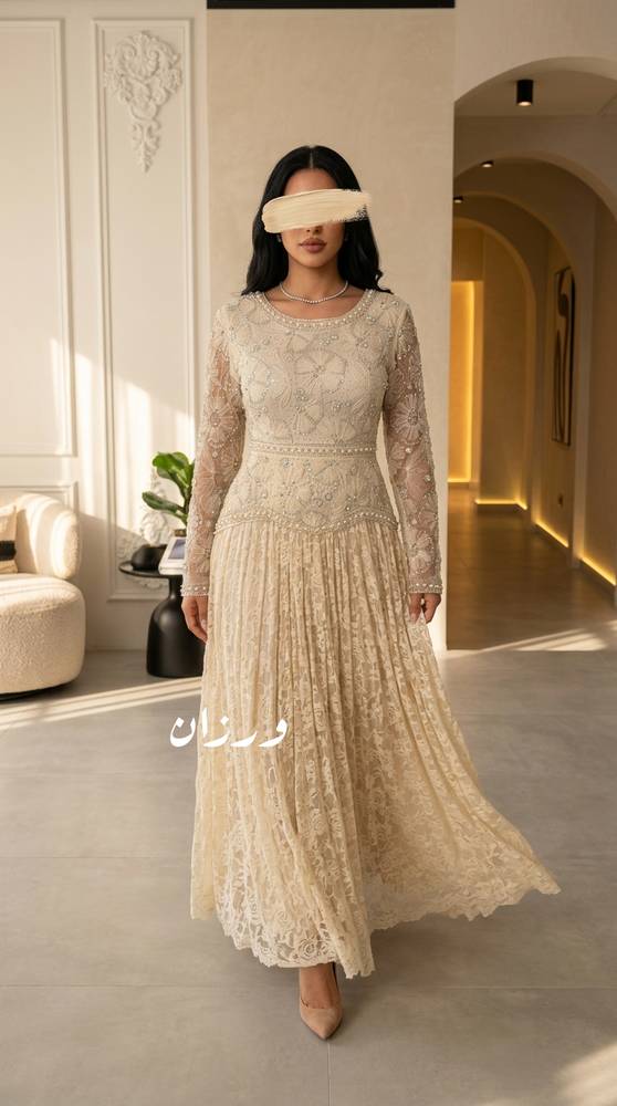 فستان انيق بدانتيل وتطريز يدوي