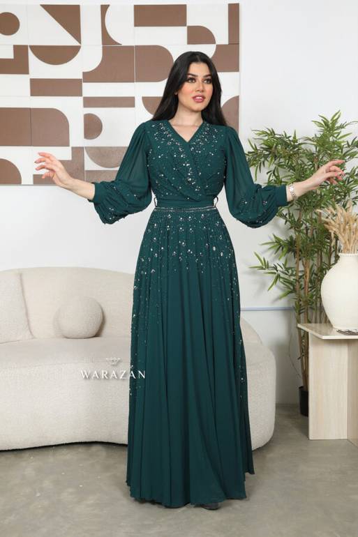 فستان سهرة ساتر بتطريز راقي