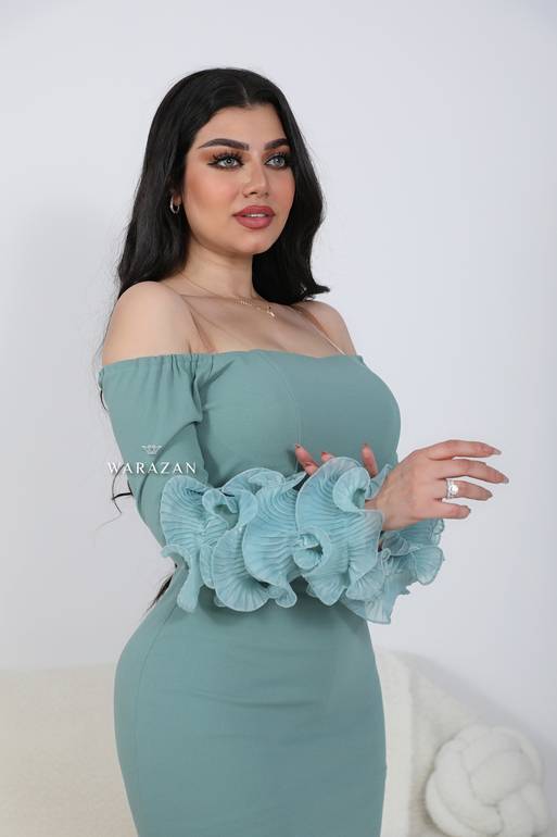 فستان سهرة طويل وناعم ماسك  