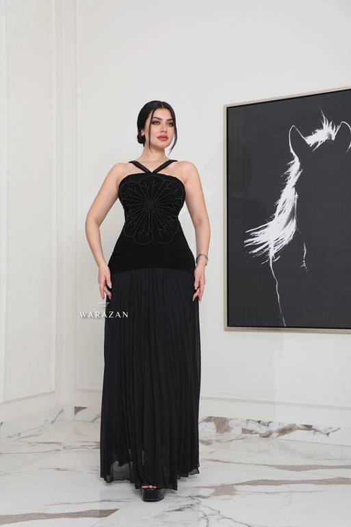 فستان بيليسيه أسود بتطريز أنيق 