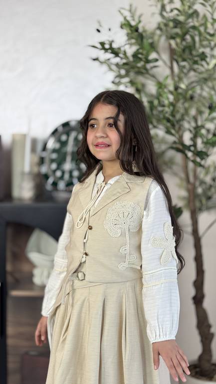 طقم انيق باكمام طويله
