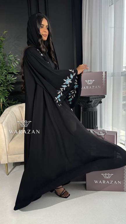 عباية بتطريز يدوي ملكي 