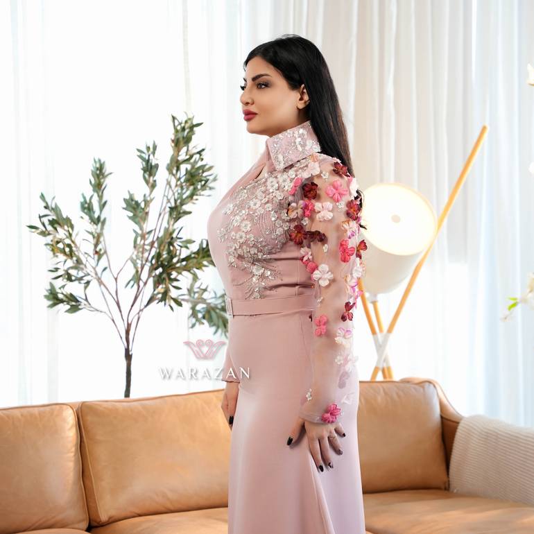 فستان سهرة للعيد ماسك مورد بأكمام طويلة