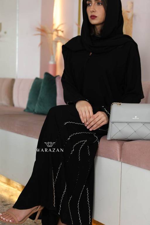 عباية رسمية مطرزة