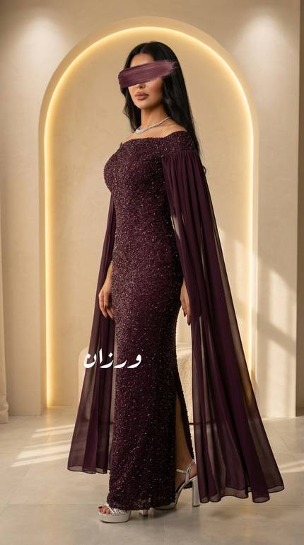 فستان سهرة خمري مع وشاح  ناعم  