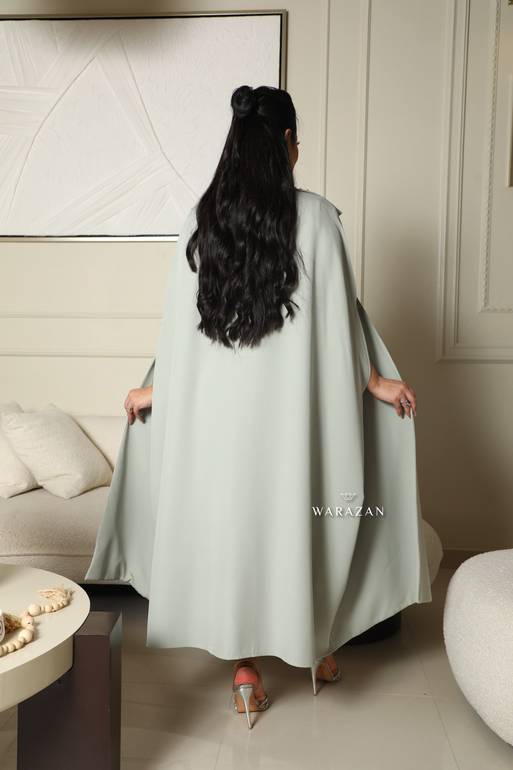 جلابية انيقة بتصميم ناعم للمناسبات