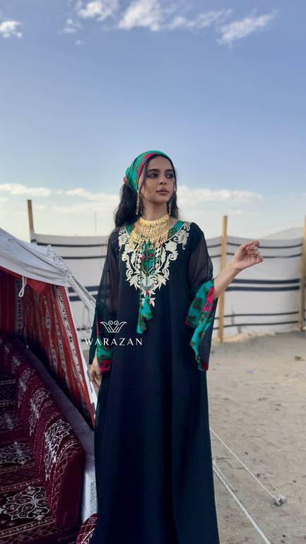 جلابية ملكية بتدخيلة ورد 