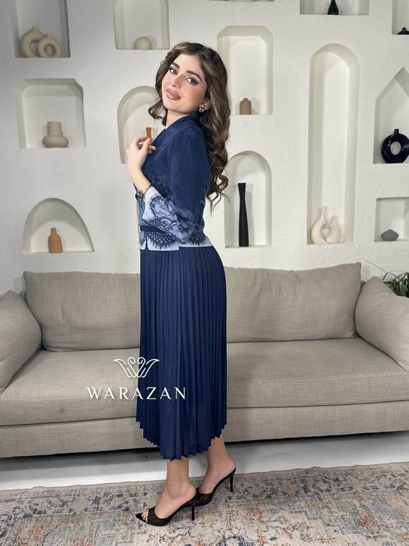  فستان كلاسيك بكسرات 