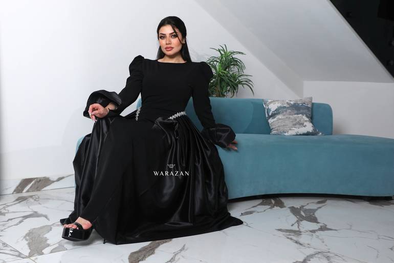 فستان طويل ساتر بأكمام 
