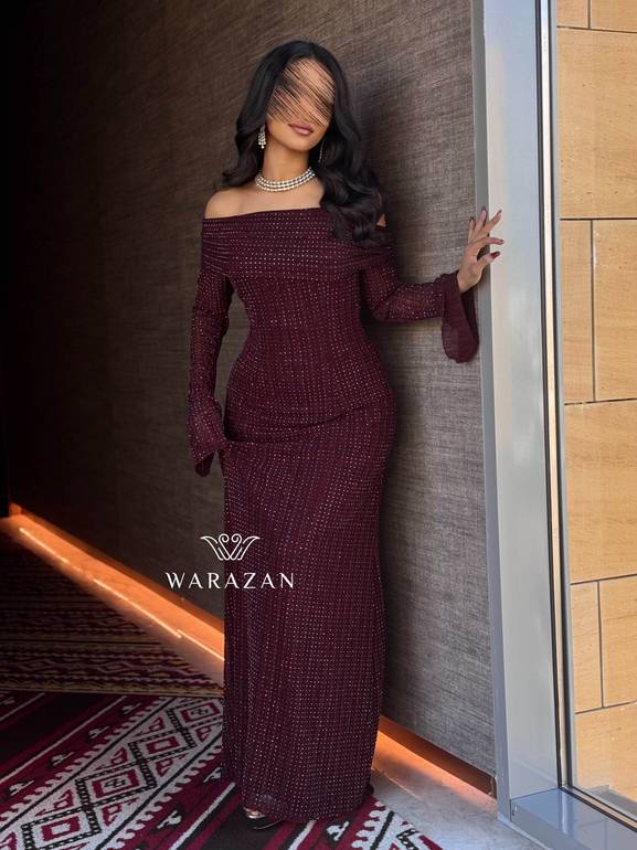فستان سهره باكمام طويله وبلمعه 