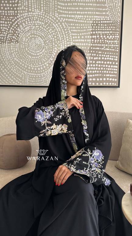 عباية بتطريز يدوي مشجر بلونين 