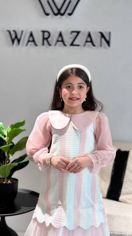 فستان بناتي بقصة من الصدر