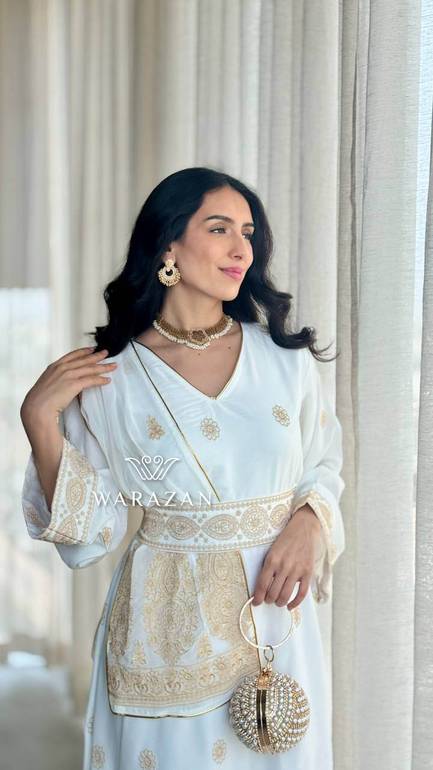 جلابية ساترة بتطريز ذهبي 