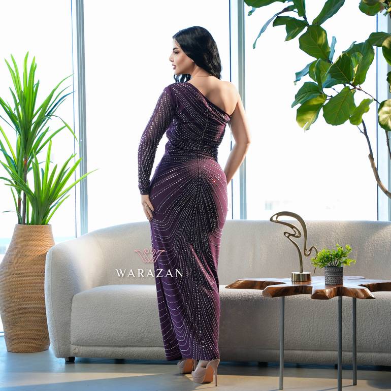 نسخة من فستان سهرة ماسك وأنيق 