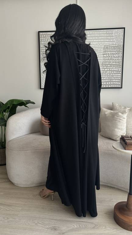 عباية للعيد عملية بستايل حبال من الخلف