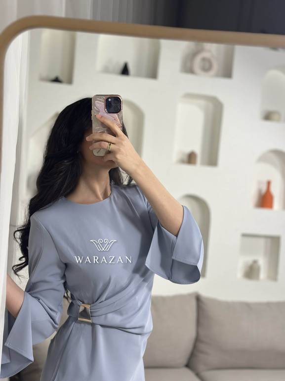 فستان سهرة ناعم بمسكه من الخصر