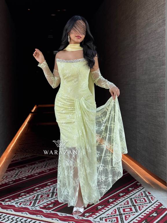 فستان سهرة راقي مع شال