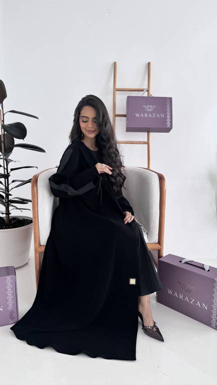 عباية ناعمة بتدخيلة ربطه من الاكمام 