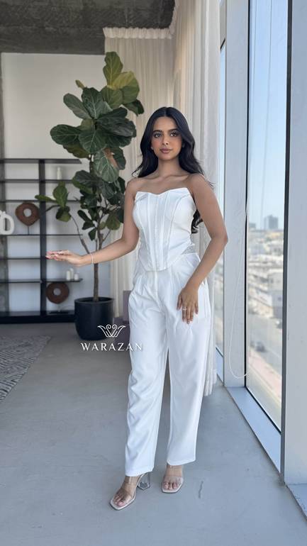 طقم انيق ومميز اربعة قطع 