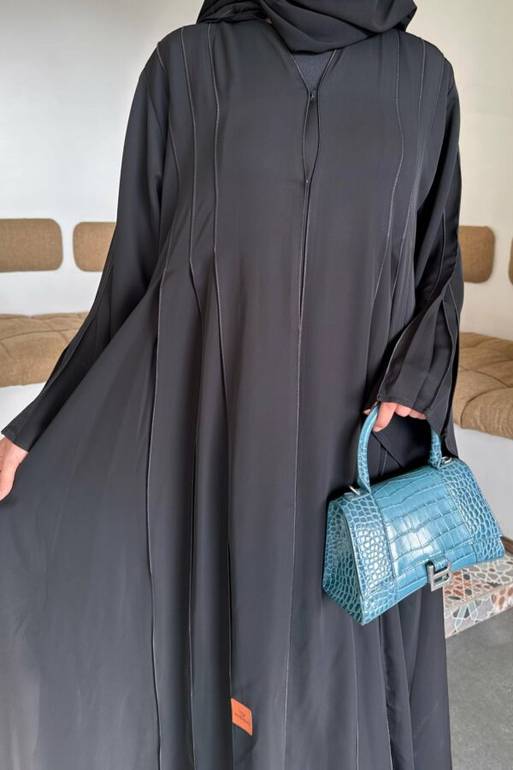 عباية كلوش بقماش ناعم