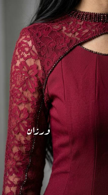 فستان سهرة بتدخيلة دانتيل من الكم 