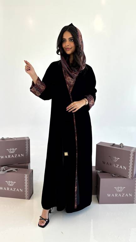 عباية مخمل واكمام كشميري