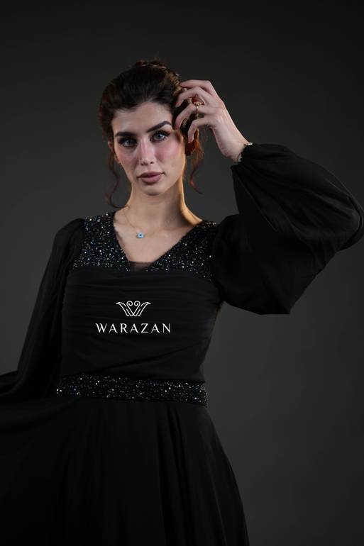فستان سهرة طويل مع تطريز 
