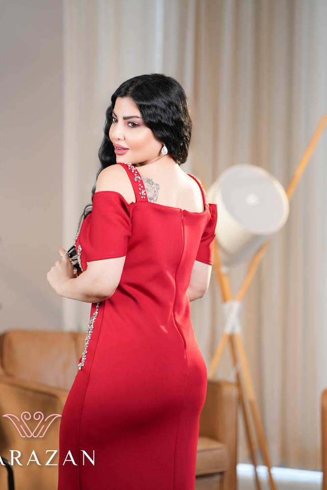 فستان سهرة طويل ناعم ماسك راقي للعيد والمناسبات والخطوبة 