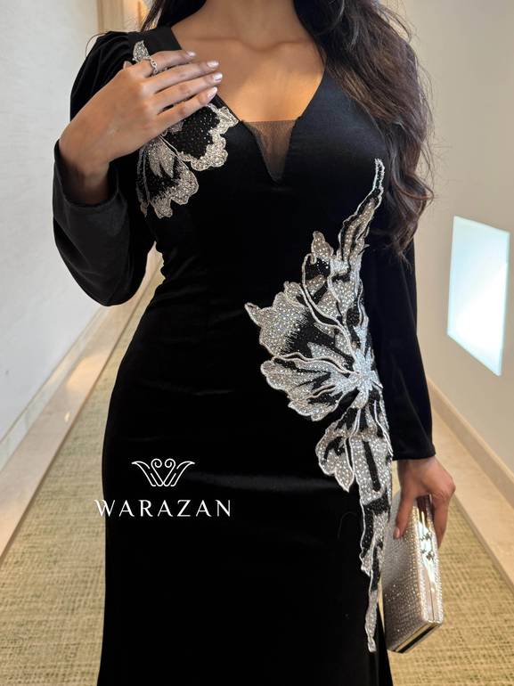 فستان سهره مخمل باكمام طويلة 