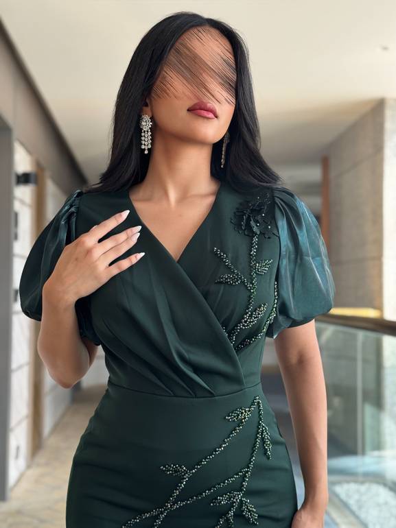 فستان سهرة ناعم بتطريز شك 