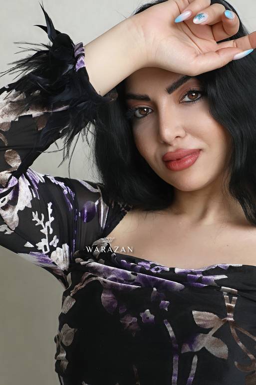 فستان مشجر ماسك بأكمام ريش