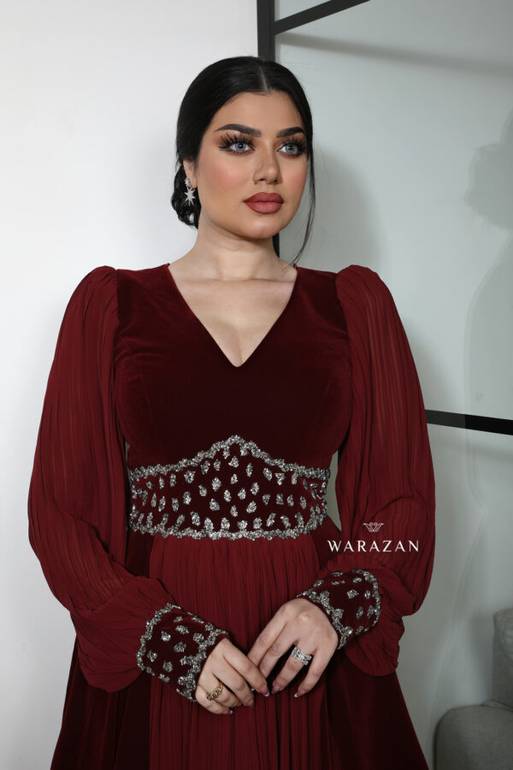 فستان ميد مخمل تطريز شك