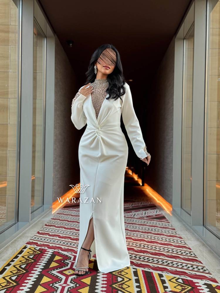 فستان سهرة راقي بأكمام طويلة