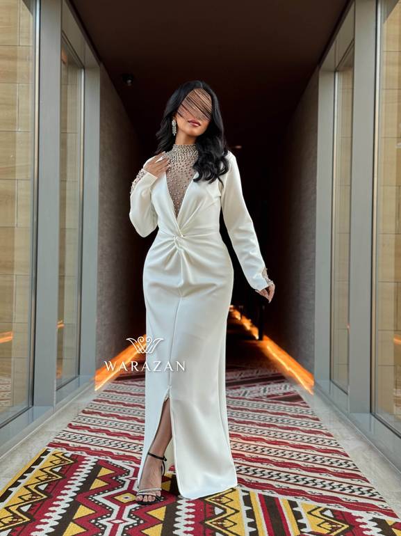 فستان سهرة راقي بأكمام طويلة