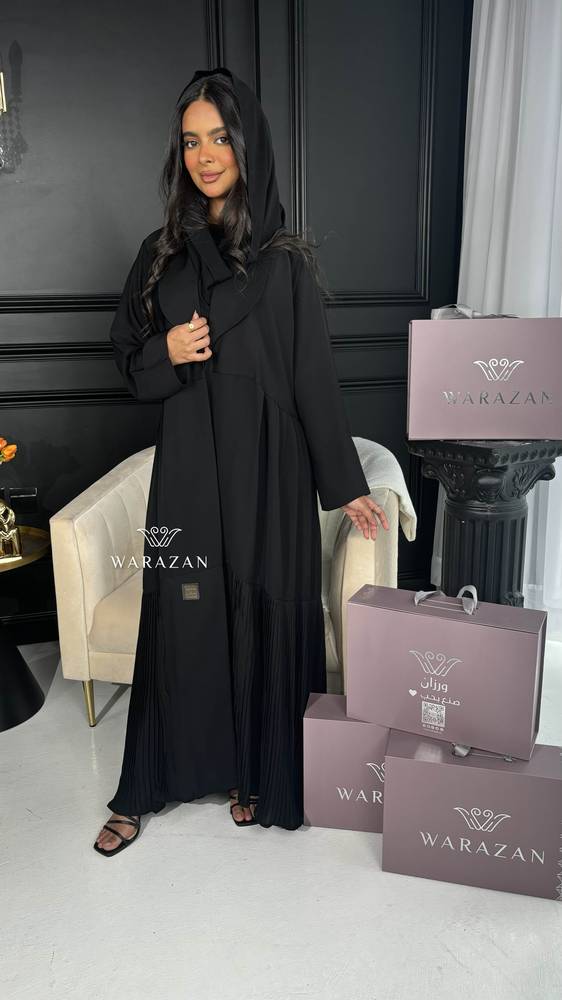 عباية انيقة بكسرات من تحت 
