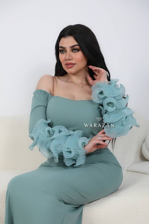 فستان سهرة طويل وناعم ماسك  
