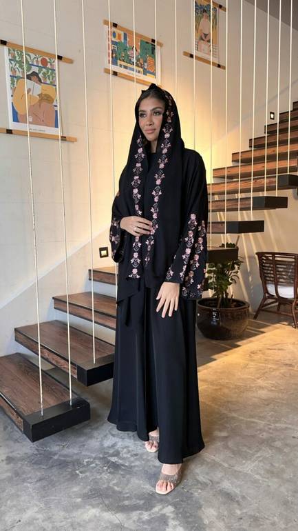عباية مطرزة فخمة للطلعات والمناسبات